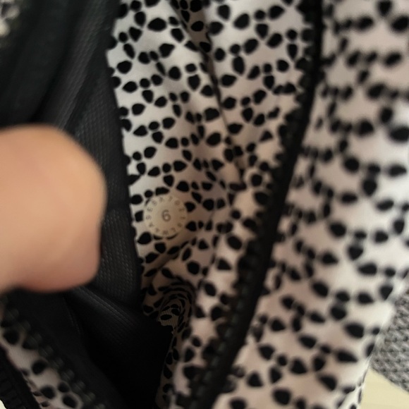 Lululemon define jacket black & white dot design excellent condition size 6 - Picture 8 of 8